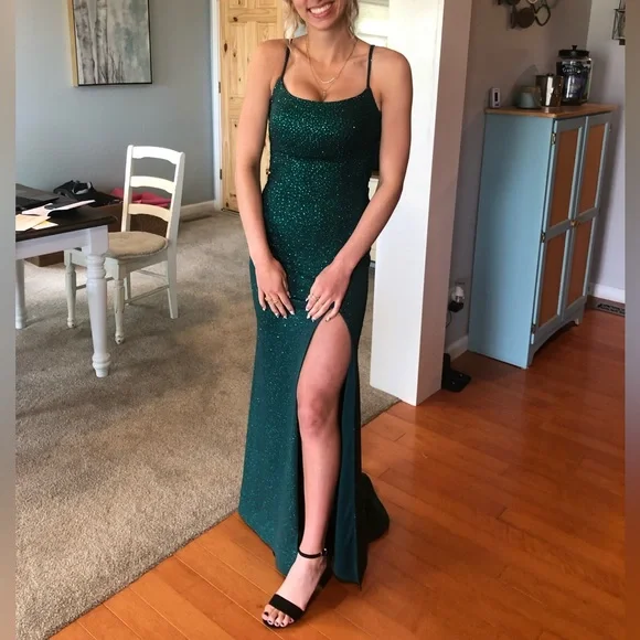 PROM DRESS - Picture 2 of 3